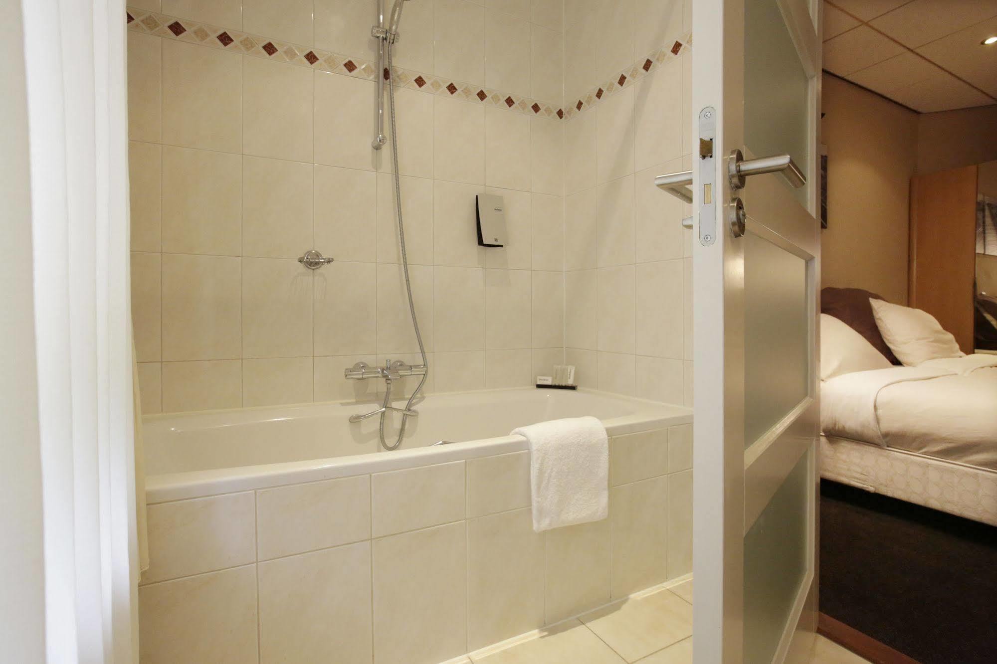 Hotel Restaurant De Bengel Eersel Ngoại thất bức ảnh